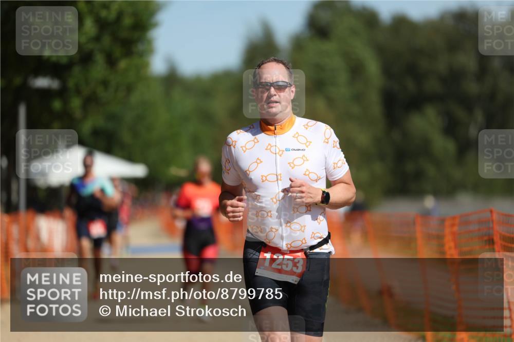 07.09.2025 - 19. Norderstedt Triathlon Michael Strokosch http://msf.ph/oto/8799785 07.09.2025 12:00:19 Laufen 714, 749, 1253 meine-sportfotos.de