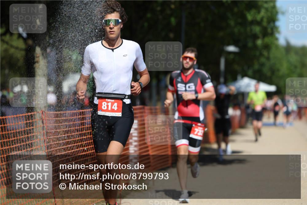 07.09.2025 - 19. Norderstedt Triathlon Michael Strokosch http://msf.ph/oto/8799793 07.09.2025 13:07:23 Laufen 718, 732, 814, 1248, 1384 meine-sportfotos.de