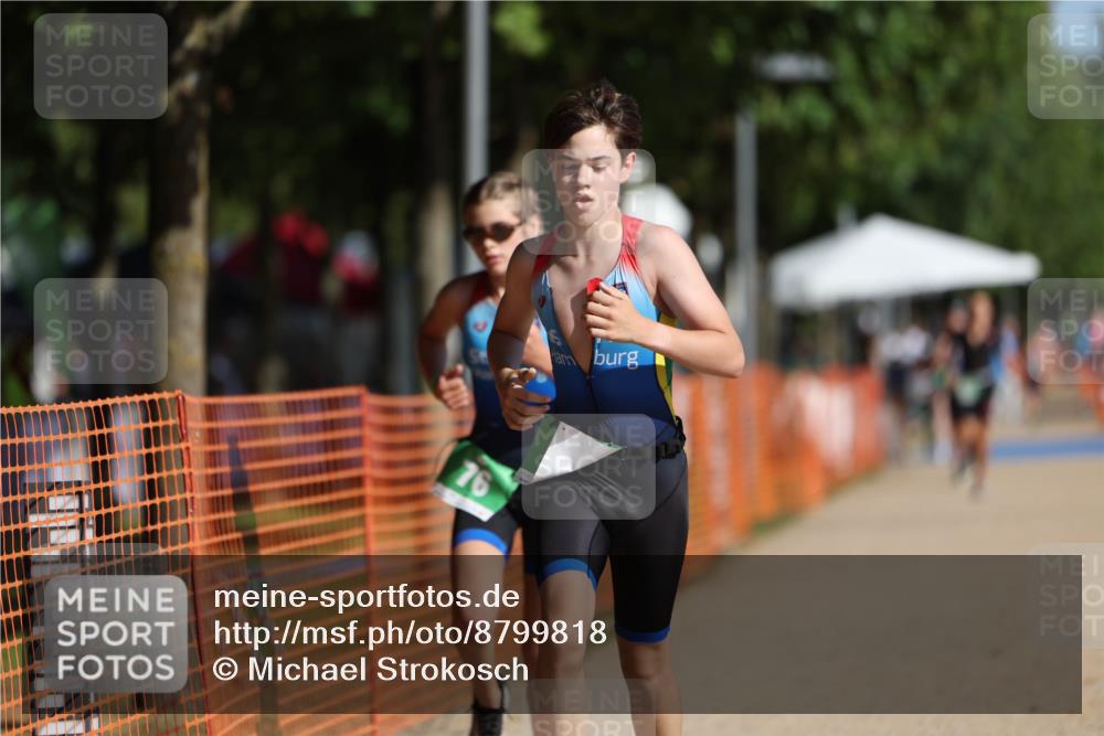 07.09.2025 - 19. Norderstedt Triathlon Michael Strokosch http://msf.ph/oto/8799818 07.09.2025 10:56:20 Laufen 70, 76, 102 meine-sportfotos.de