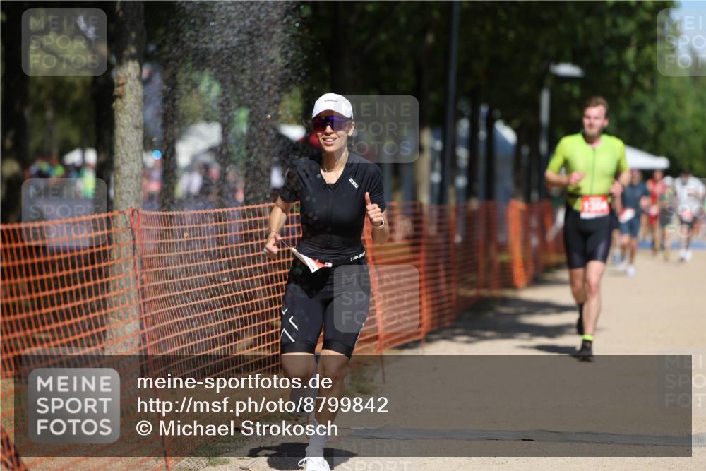 07.09.2025 - 19. Norderstedt Triathlon Michael Strokosch http://msf.ph/oto/8799842 07.09.2025 13:07:28 Laufen 718, 732, 1384 meine-sportfotos.de