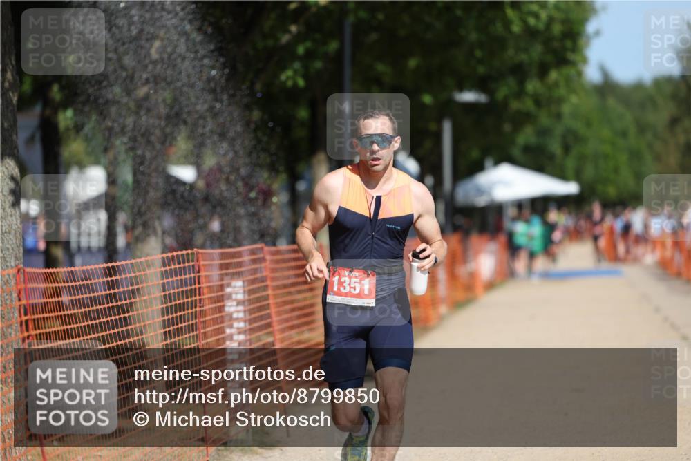 07.09.2025 - 19. Norderstedt Triathlon Michael Strokosch http://msf.ph/oto/8799850 07.09.2025 12:29:39 Laufen 186, 1350, 1351 meine-sportfotos.de