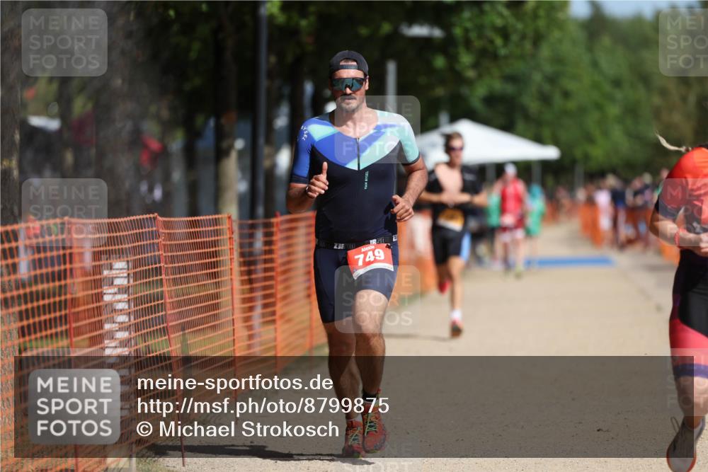 07.09.2025 - 19. Norderstedt Triathlon Michael Strokosch http://msf.ph/oto/8799875 07.09.2025 12:00:24 Laufen 714, 749, 1184 meine-sportfotos.de