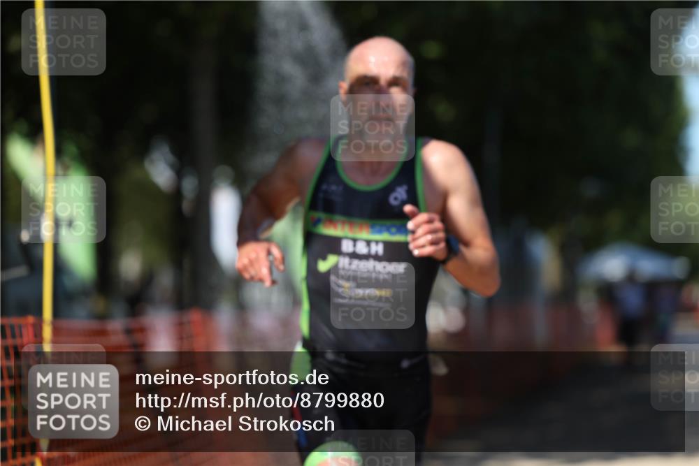 07.09.2025 - 19. Norderstedt Triathlon Michael Strokosch http://msf.ph/oto/8799880 07.09.2025 14:48:44 Laufen 911, 965, 986, 997, 1039 meine-sportfotos.de