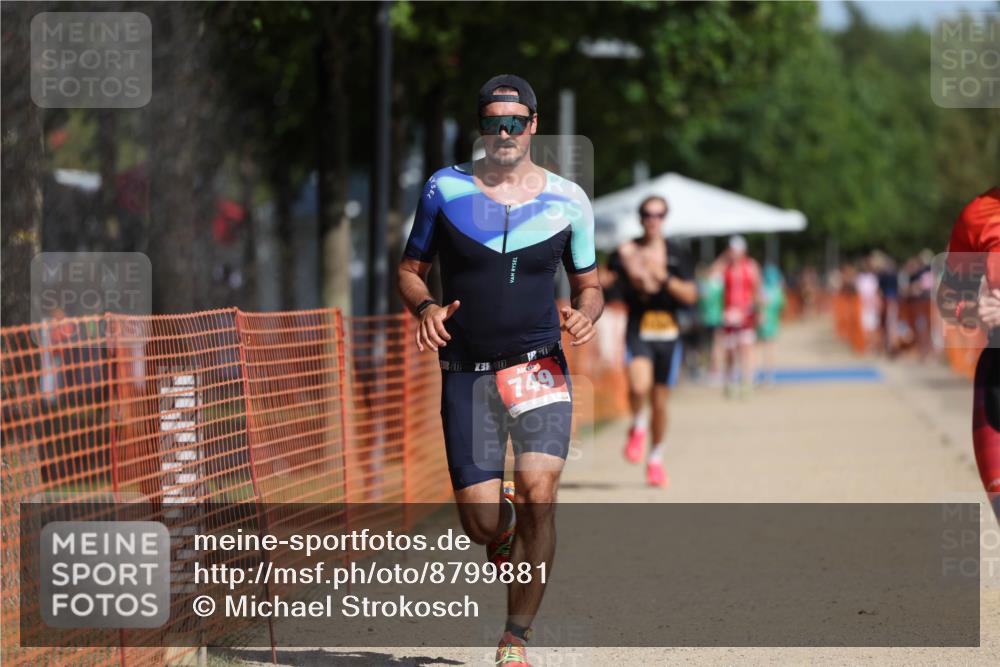 07.09.2025 - 19. Norderstedt Triathlon Michael Strokosch http://msf.ph/oto/8799881 07.09.2025 12:00:24 Laufen 714, 749, 1184 meine-sportfotos.de