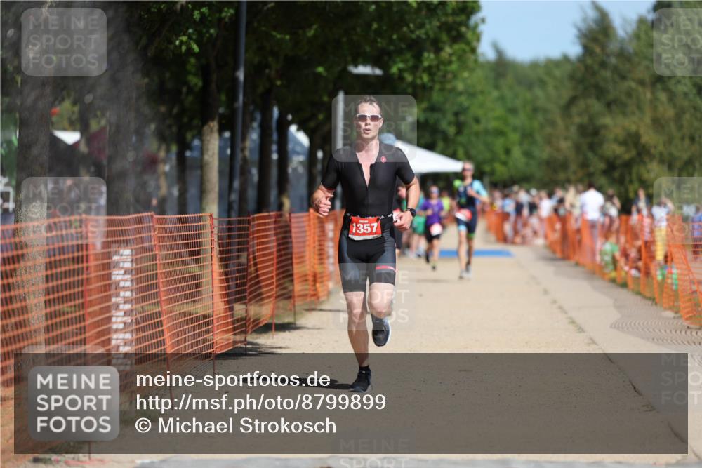07.09.2025 - 19. Norderstedt Triathlon Michael Strokosch http://msf.ph/oto/8799899 07.09.2025 12:29:57 Laufen 279, 1357 meine-sportfotos.de