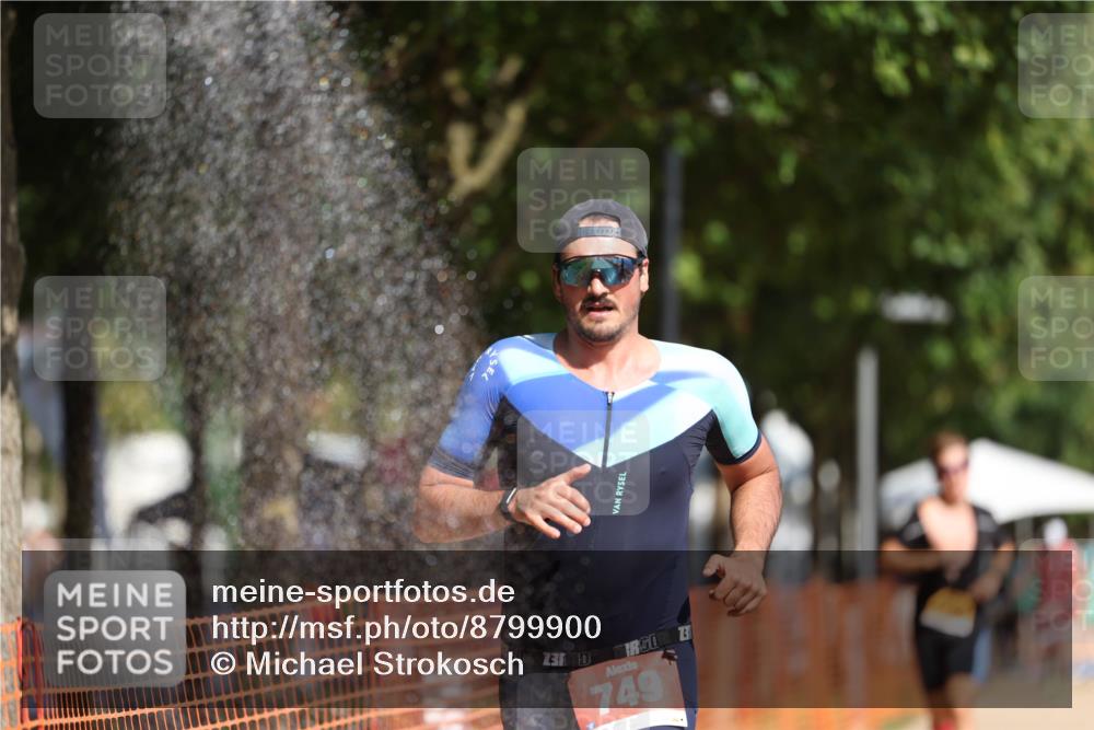 07.09.2025 - 19. Norderstedt Triathlon Michael Strokosch http://msf.ph/oto/8799900 07.09.2025 12:00:25 Laufen 714, 749, 1184 meine-sportfotos.de