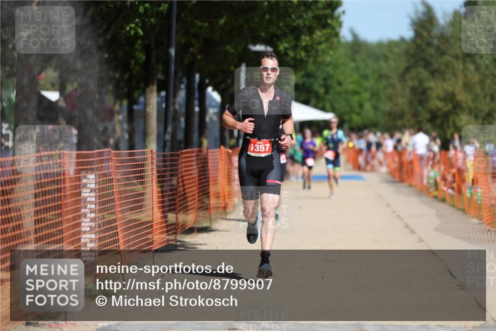 07.09.2025 - 19. Norderstedt Triathlon Michael Strokosch http://msf.ph/oto/8799907 07.09.2025 12:29:58 Laufen 279, 1357 meine-sportfotos.de
