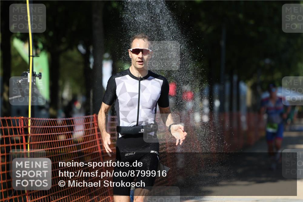 07.09.2025 - 19. Norderstedt Triathlon Michael Strokosch http://msf.ph/oto/8799916 07.09.2025 14:48:50 Laufen 965, 999, 1018 meine-sportfotos.de