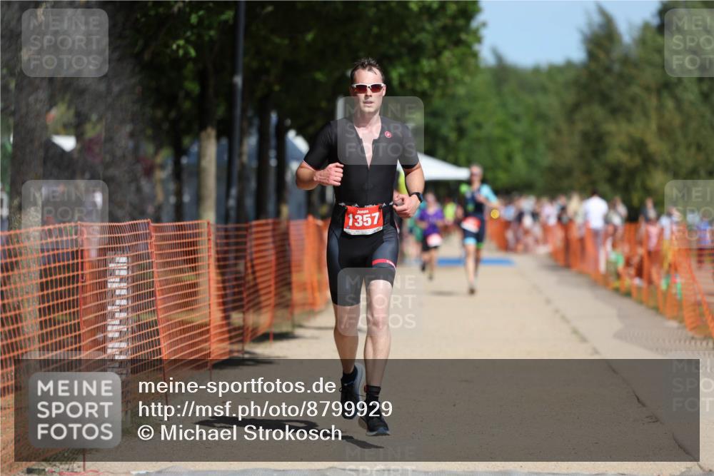 07.09.2025 - 19. Norderstedt Triathlon Michael Strokosch http://msf.ph/oto/8799929 07.09.2025 12:29:58 Laufen 279, 1357 meine-sportfotos.de