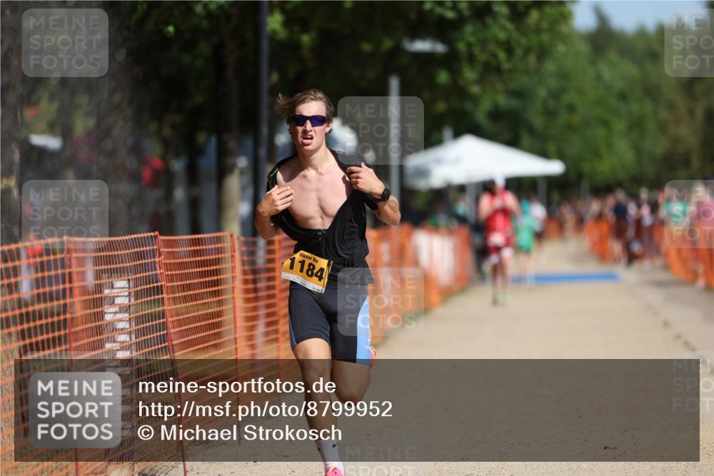 07.09.2025 - 19. Norderstedt Triathlon Michael Strokosch http://msf.ph/oto/8799952 07.09.2025 12:00:28 Laufen 714, 749, 1184 meine-sportfotos.de