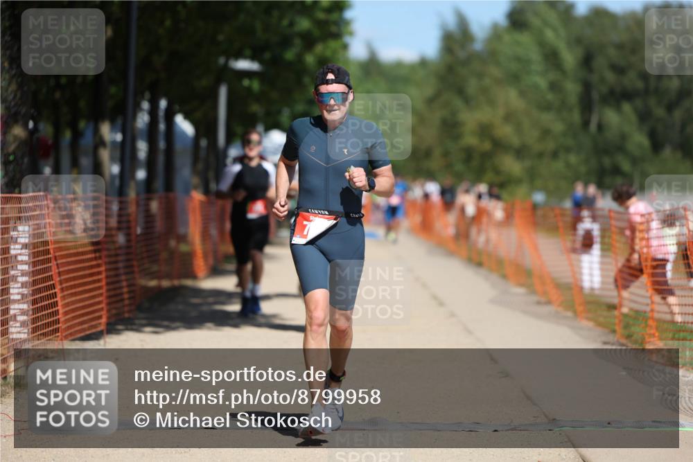 07.09.2025 - 19. Norderstedt Triathlon Michael Strokosch http://msf.ph/oto/8799958 07.09.2025 13:07:37 Laufen 709, 781, 788, 816, 1262 meine-sportfotos.de