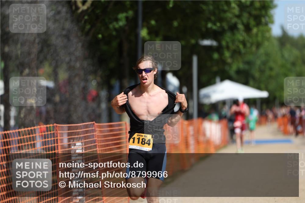 07.09.2025 - 19. Norderstedt Triathlon Michael Strokosch http://msf.ph/oto/8799966 07.09.2025 12:00:28 Laufen 714, 749, 1184 meine-sportfotos.de