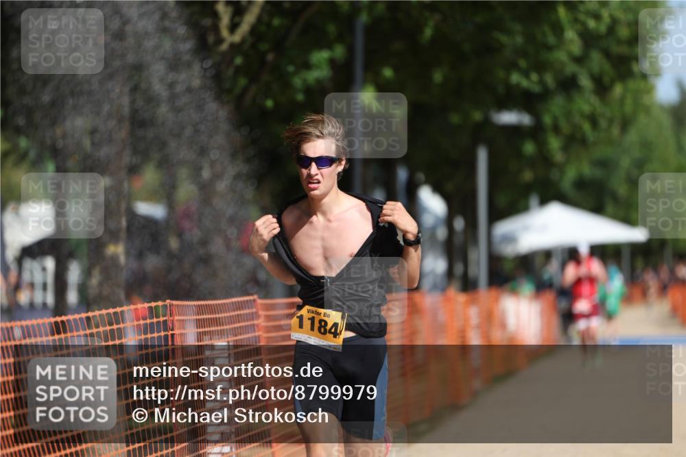 07.09.2025 - 19. Norderstedt Triathlon Michael Strokosch http://msf.ph/oto/8799979 07.09.2025 12:00:29 Laufen 714, 749, 1184 meine-sportfotos.de