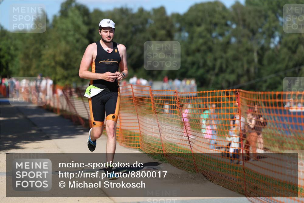 07.09.2025 - 19. Norderstedt Triathlon Michael Strokosch http://msf.ph/oto/8800017 07.09.2025 14:48:56 Laufen 999, 1018 meine-sportfotos.de