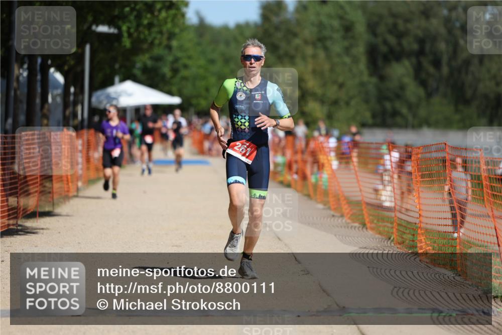 07.09.2025 - 19. Norderstedt Triathlon Michael Strokosch http://msf.ph/oto/8800111 07.09.2025 12:30:06 Laufen 261, 279, 1246 meine-sportfotos.de