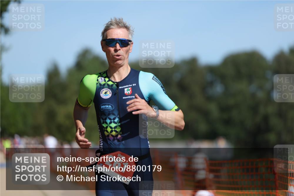 07.09.2025 - 19. Norderstedt Triathlon Michael Strokosch http://msf.ph/oto/8800179 07.09.2025 12:30:08 Laufen 261, 279, 1246 meine-sportfotos.de