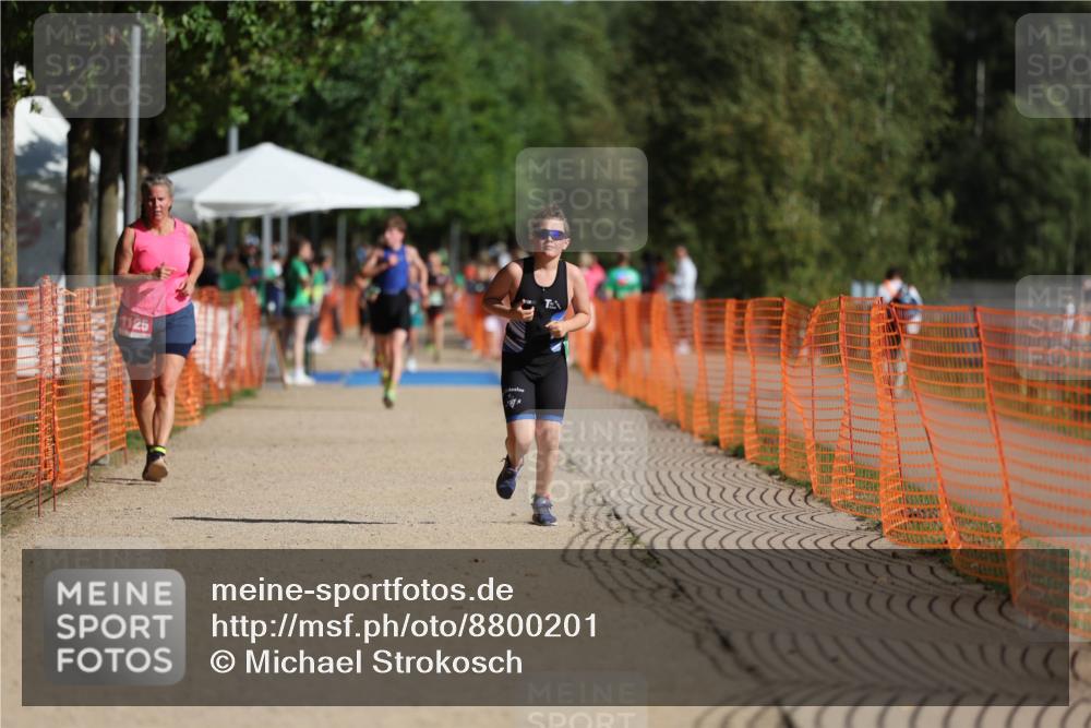 07.09.2025 - 19. Norderstedt Triathlon Michael Strokosch http://msf.ph/oto/8800201 07.09.2025 10:56:59 Laufen 122 meine-sportfotos.de