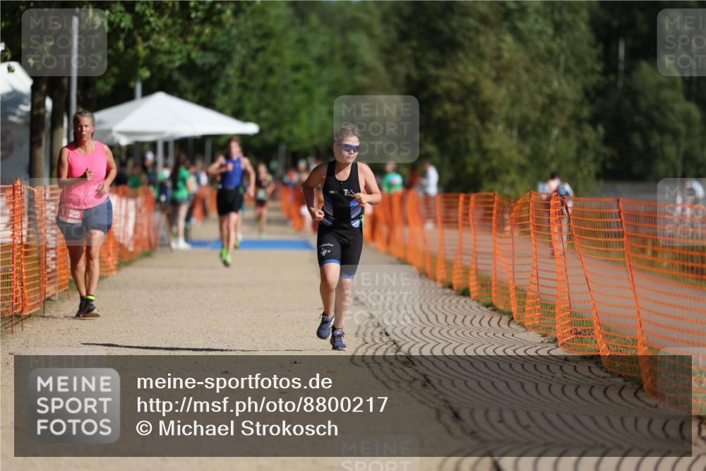 07.09.2025 - 19. Norderstedt Triathlon Michael Strokosch http://msf.ph/oto/8800217 07.09.2025 10:56:59 Laufen 122 meine-sportfotos.de