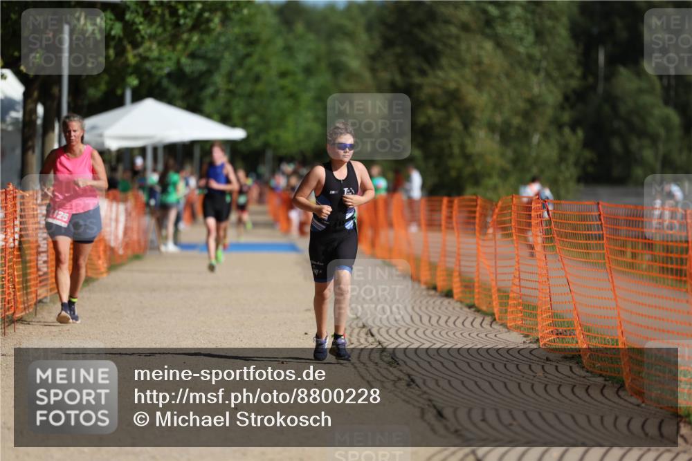 07.09.2025 - 19. Norderstedt Triathlon Michael Strokosch http://msf.ph/oto/8800228 07.09.2025 10:57:00 Laufen 122 meine-sportfotos.de