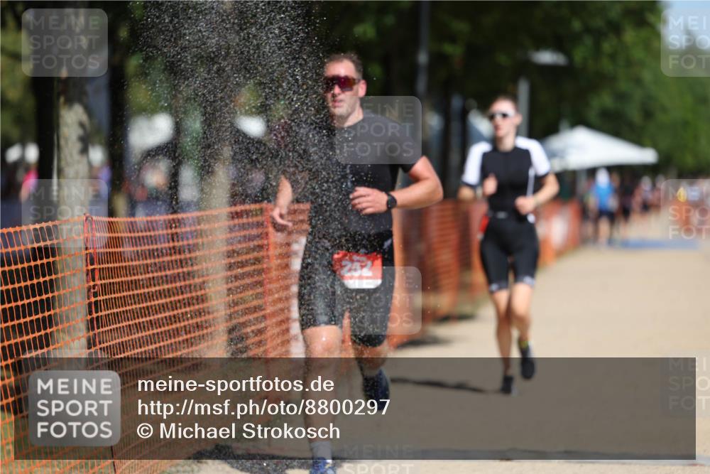 07.09.2025 - 19. Norderstedt Triathlon Michael Strokosch http://msf.ph/oto/8800297 07.09.2025 12:30:18 Laufen 252, 292, 1246 meine-sportfotos.de