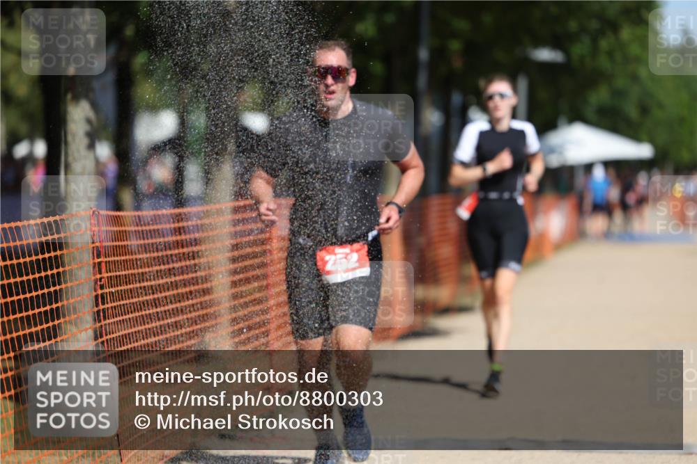 07.09.2025 - 19. Norderstedt Triathlon Michael Strokosch http://msf.ph/oto/8800303 07.09.2025 12:30:18 Laufen 252, 292, 1246 meine-sportfotos.de
