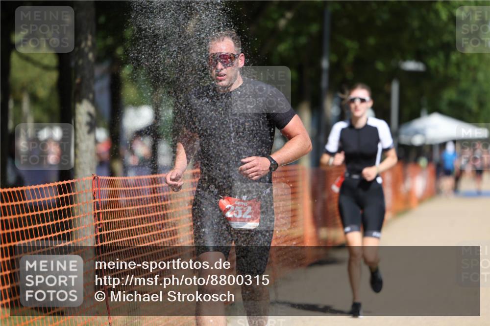07.09.2025 - 19. Norderstedt Triathlon Michael Strokosch http://msf.ph/oto/8800315 07.09.2025 12:30:18 Laufen 252, 292, 1246 meine-sportfotos.de