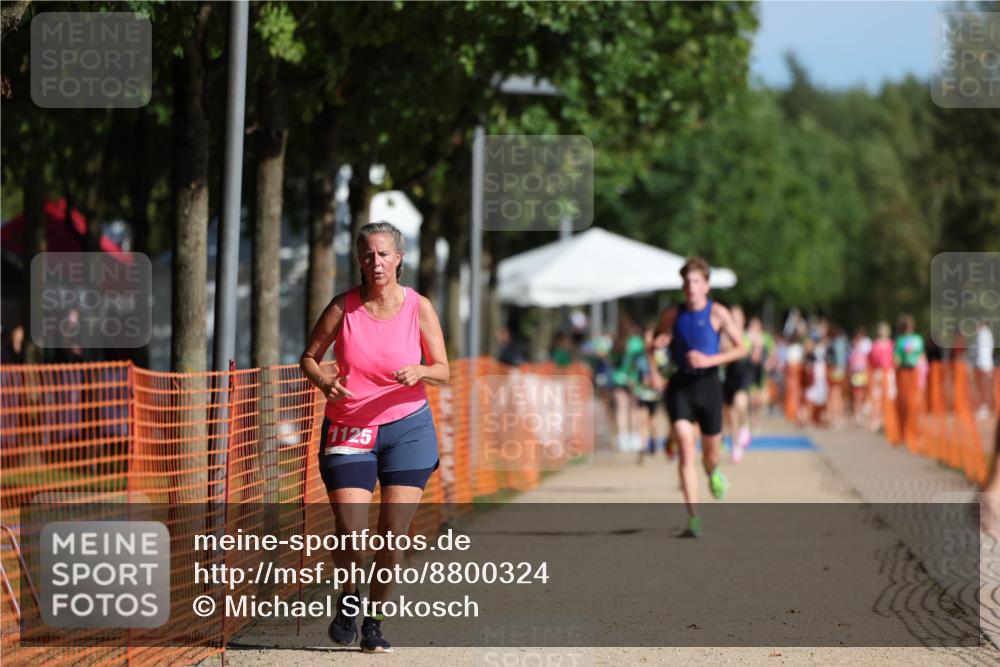 07.09.2025 - 19. Norderstedt Triathlon Michael Strokosch http://msf.ph/oto/8800324 07.09.2025 10:57:04 Laufen 122, 636, 1125 meine-sportfotos.de