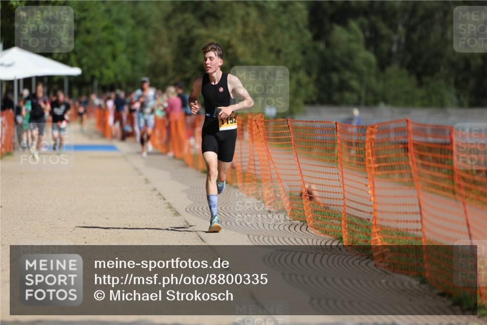 07.09.2025 - 19. Norderstedt Triathlon Michael Strokosch http://msf.ph/oto/8800335 07.09.2025 12:00:57 Laufen 284, 1152 meine-sportfotos.de