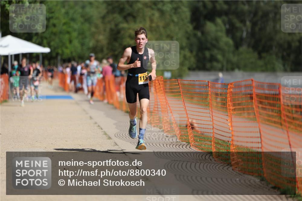 07.09.2025 - 19. Norderstedt Triathlon Michael Strokosch http://msf.ph/oto/8800340 07.09.2025 12:00:57 Laufen 284, 1152 meine-sportfotos.de