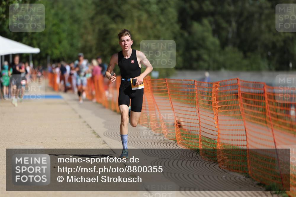 07.09.2025 - 19. Norderstedt Triathlon Michael Strokosch http://msf.ph/oto/8800355 07.09.2025 12:00:58 Laufen 284, 1152 meine-sportfotos.de