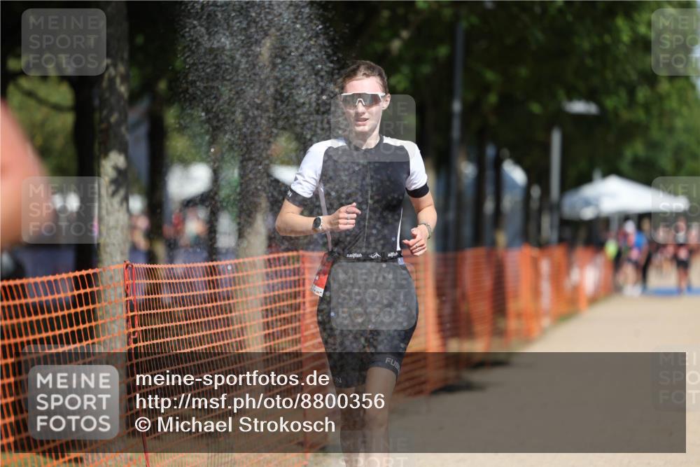 07.09.2025 - 19. Norderstedt Triathlon Michael Strokosch http://msf.ph/oto/8800356 07.09.2025 12:30:20 Laufen 252, 292 meine-sportfotos.de