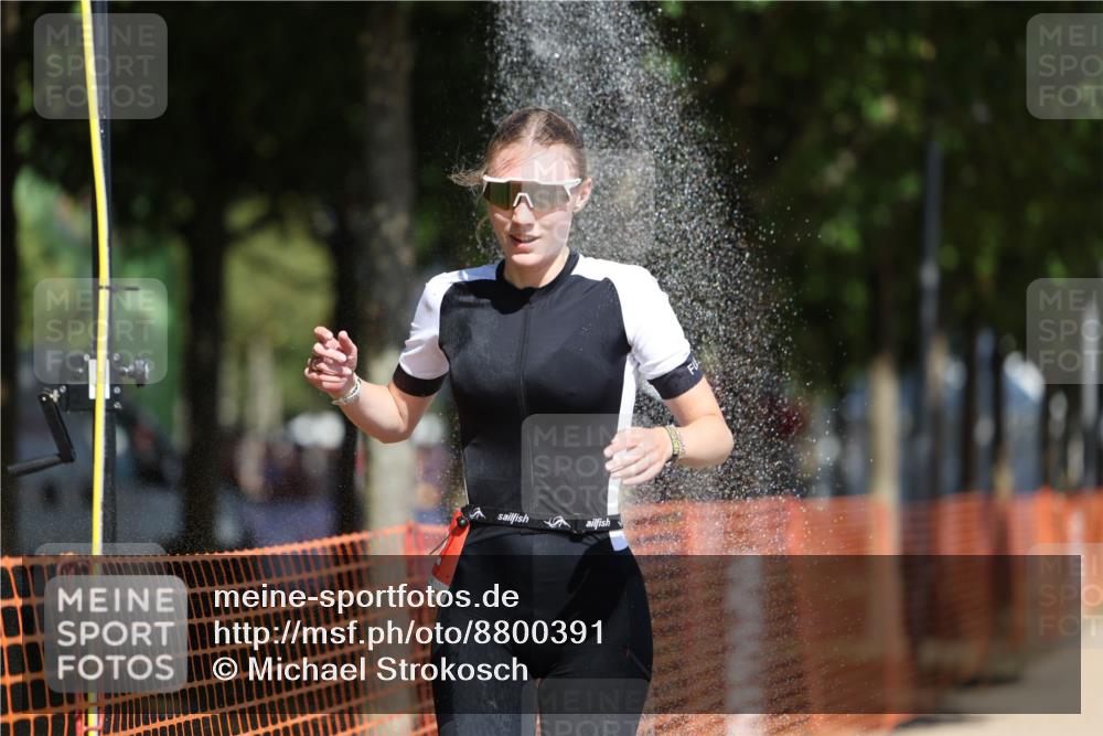 07.09.2025 - 19. Norderstedt Triathlon Michael Strokosch http://msf.ph/oto/8800391 07.09.2025 12:30:21 Laufen 252, 292 meine-sportfotos.de