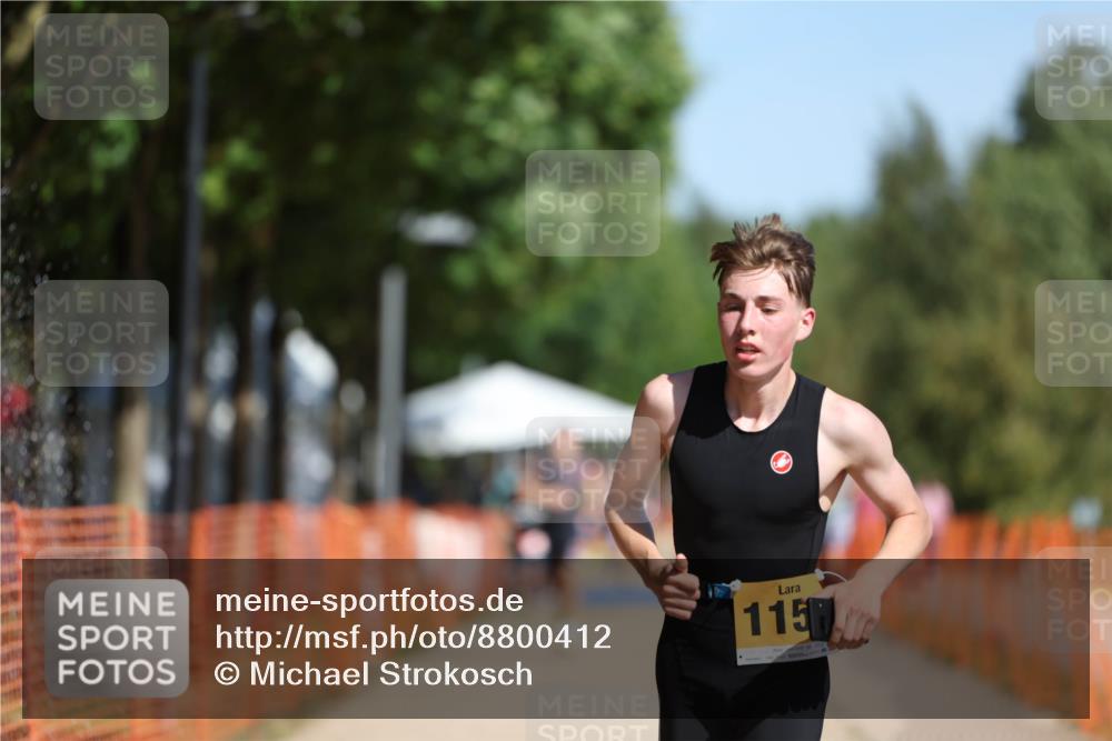07.09.2025 - 19. Norderstedt Triathlon Michael Strokosch http://msf.ph/oto/8800412 07.09.2025 12:01:00 Laufen 1152, 1156 meine-sportfotos.de