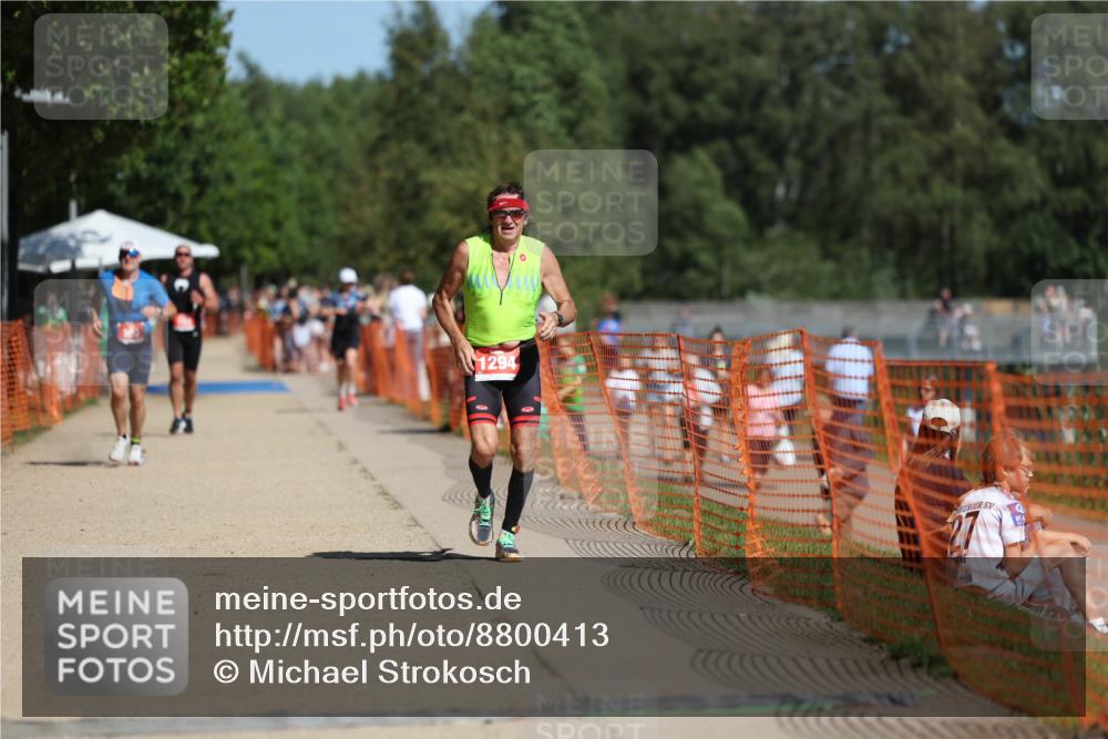 07.09.2025 - 19. Norderstedt Triathlon Michael Strokosch http://msf.ph/oto/8800413 07.09.2025 12:30:28 Laufen 303, 1294 meine-sportfotos.de