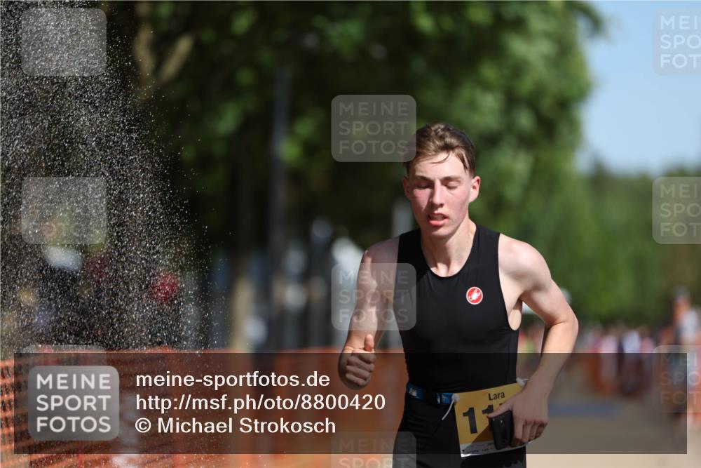 07.09.2025 - 19. Norderstedt Triathlon Michael Strokosch http://msf.ph/oto/8800420 07.09.2025 12:01:00 Laufen 1152, 1156 meine-sportfotos.de