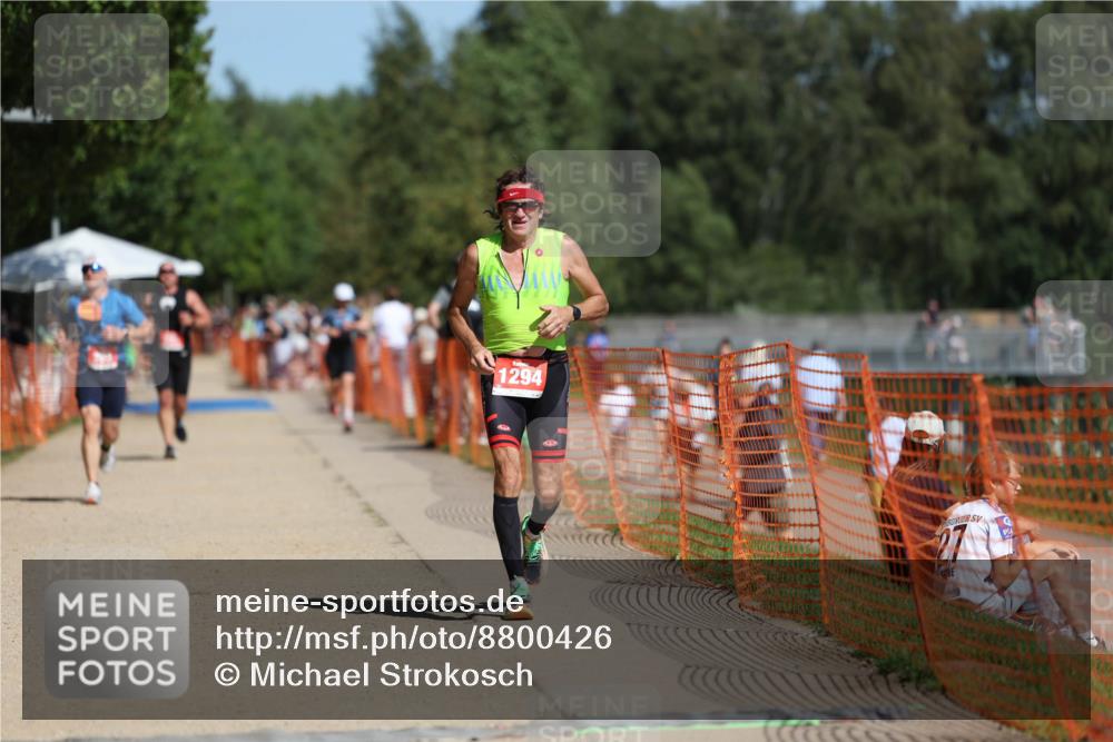 07.09.2025 - 19. Norderstedt Triathlon Michael Strokosch http://msf.ph/oto/8800426 07.09.2025 12:30:29 Laufen 303, 1294 meine-sportfotos.de