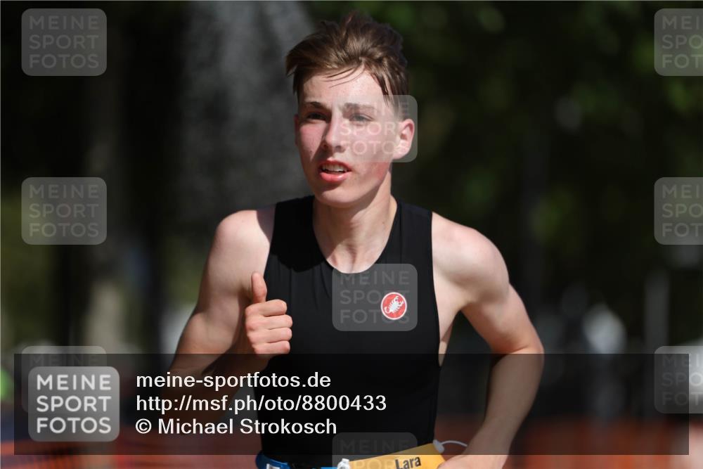 07.09.2025 - 19. Norderstedt Triathlon Michael Strokosch http://msf.ph/oto/8800433 07.09.2025 12:01:01 Laufen 1152, 1156 meine-sportfotos.de