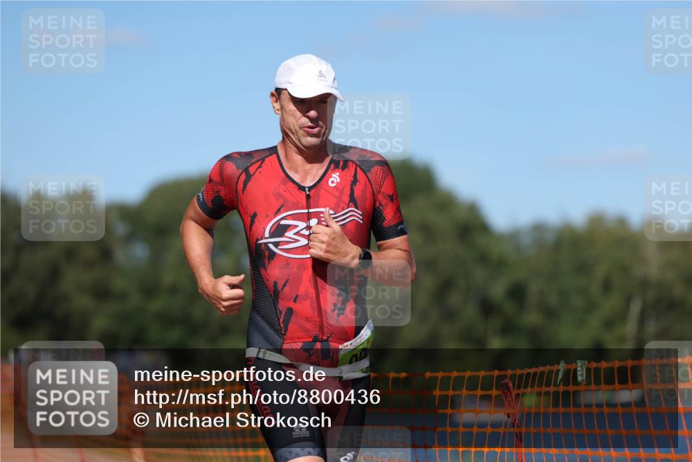 07.09.2025 - 19. Norderstedt Triathlon Michael Strokosch http://msf.ph/oto/8800436 07.09.2025 14:50:23 Laufen 369, 960 meine-sportfotos.de