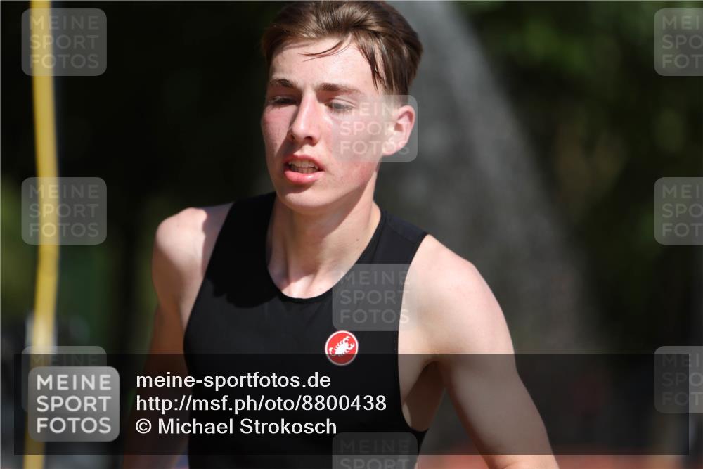 07.09.2025 - 19. Norderstedt Triathlon Michael Strokosch http://msf.ph/oto/8800438 07.09.2025 12:01:01 Laufen 1152, 1156 meine-sportfotos.de