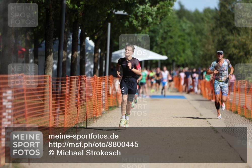 07.09.2025 - 19. Norderstedt Triathlon Michael Strokosch http://msf.ph/oto/8800445 07.09.2025 12:01:04 Laufen 787, 1152, 1156 meine-sportfotos.de