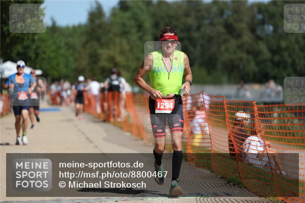 07.09.2025 - 19. Norderstedt Triathlon Michael Strokosch http://msf.ph/oto/8800467 07.09.2025 12:30:31 Laufen 303, 1294 meine-sportfotos.de