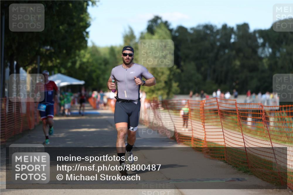 07.09.2025 - 19. Norderstedt Triathlon Michael Strokosch http://msf.ph/oto/8800487 07.09.2025 14:50:41 Laufen 366, 872 meine-sportfotos.de