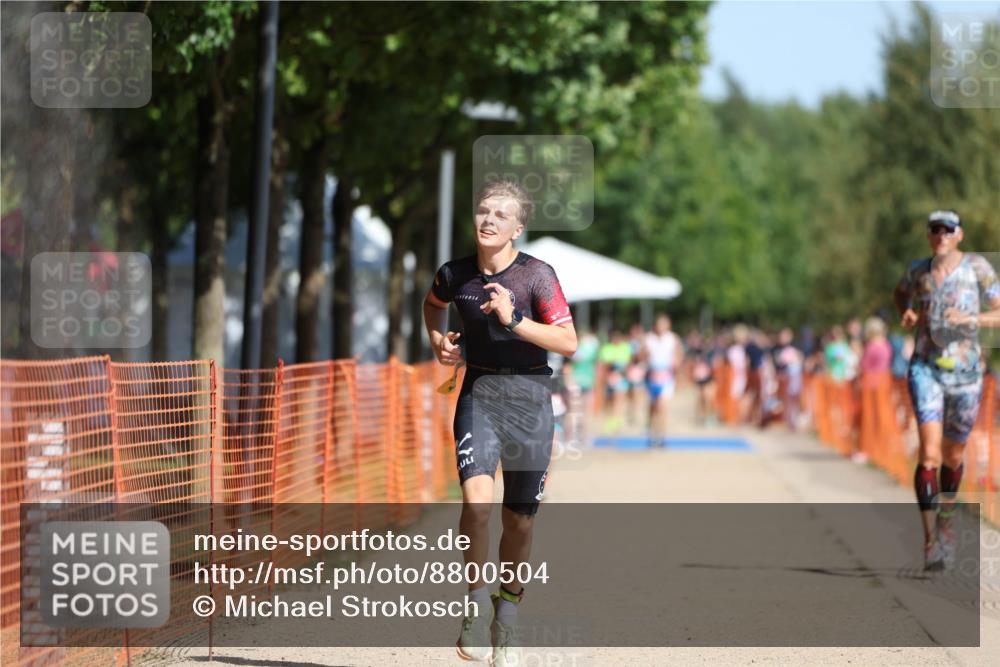 07.09.2025 - 19. Norderstedt Triathlon Michael Strokosch http://msf.ph/oto/8800504 07.09.2025 12:01:06 Laufen 787, 1156 meine-sportfotos.de