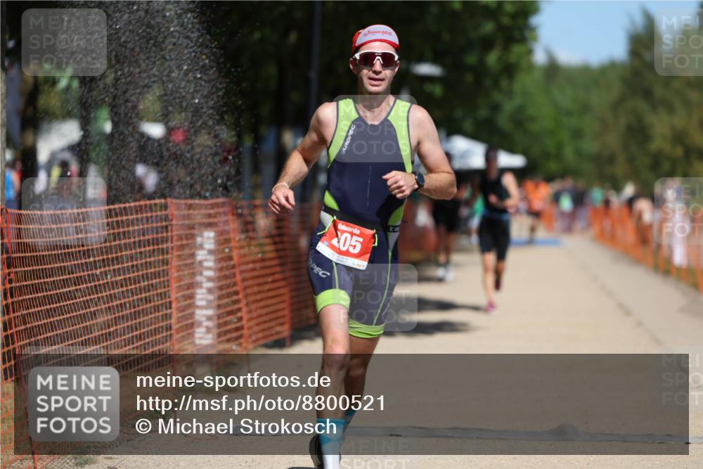 07.09.2025 - 19. Norderstedt Triathlon Michael Strokosch http://msf.ph/oto/8800521 07.09.2025 13:08:21 Laufen 205, 212, 759 meine-sportfotos.de