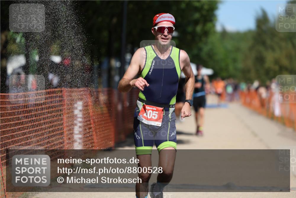 07.09.2025 - 19. Norderstedt Triathlon Michael Strokosch http://msf.ph/oto/8800528 07.09.2025 13:08:21 Laufen 205, 212, 759 meine-sportfotos.de