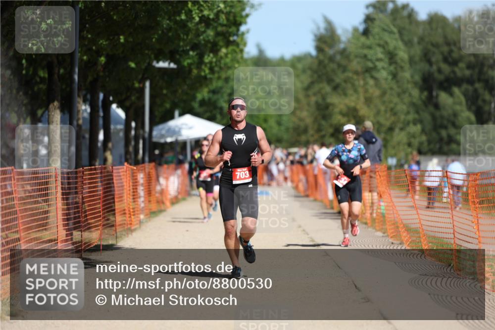 07.09.2025 - 19. Norderstedt Triathlon Michael Strokosch http://msf.ph/oto/8800530 07.09.2025 12:30:37 Laufen 303, 703, 1343 meine-sportfotos.de