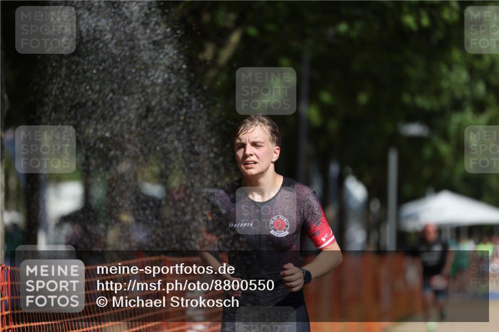 07.09.2025 - 19. Norderstedt Triathlon Michael Strokosch http://msf.ph/oto/8800550 07.09.2025 12:01:08 Laufen 787, 1156 meine-sportfotos.de