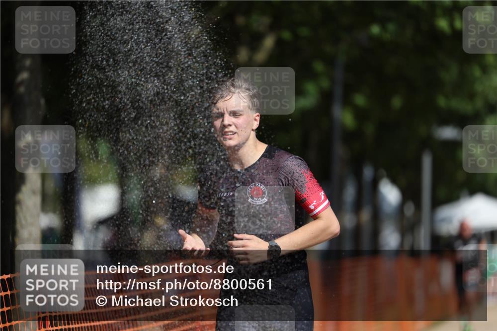 07.09.2025 - 19. Norderstedt Triathlon Michael Strokosch http://msf.ph/oto/8800561 07.09.2025 12:01:08 Laufen 787, 1156 meine-sportfotos.de
