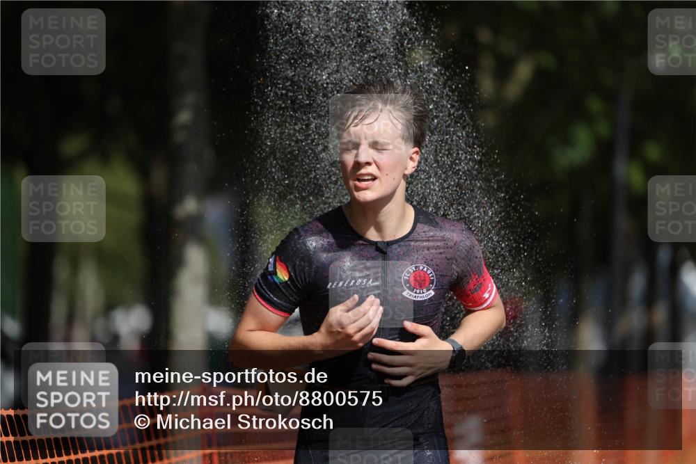 07.09.2025 - 19. Norderstedt Triathlon Michael Strokosch http://msf.ph/oto/8800575 07.09.2025 12:01:08 Laufen 787, 1156 meine-sportfotos.de