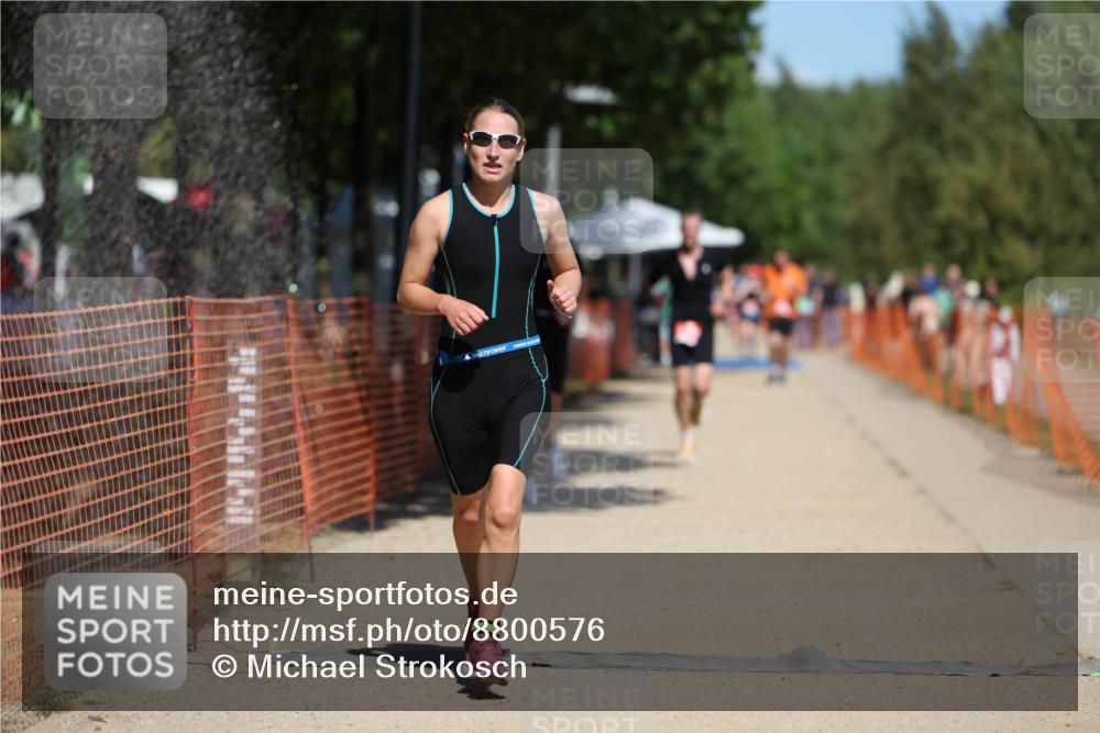 07.09.2025 - 19. Norderstedt Triathlon Michael Strokosch http://msf.ph/oto/8800576 07.09.2025 13:08:26 Laufen 282, 759, 1212 meine-sportfotos.de